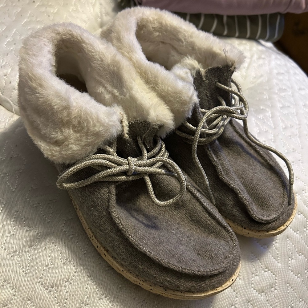 Hey Dude Gray Slippers with Cream Fur Lining